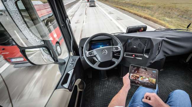 Daimler autonomous truck tested in Germany